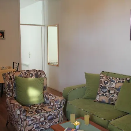 Private City Flat דירה פודגוריצה